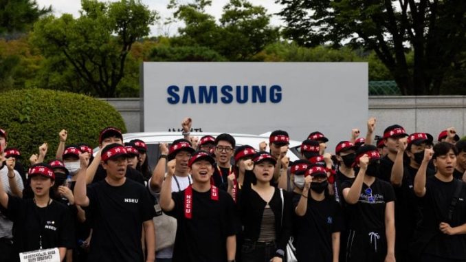 Samsung and labor union resume negotiations to avert massive strike